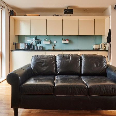 לונדון Bright 2 Bedroom Flat In Old Street With Balcony מראה חיצוני תמונה