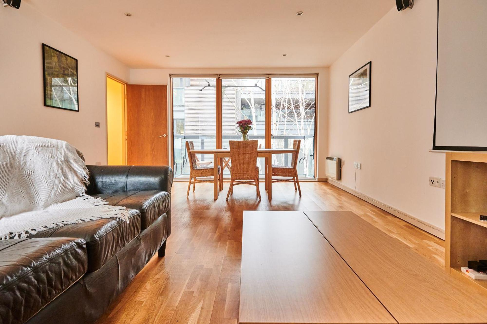 לונדון Bright 2 Bedroom Flat In Old Street With Balcony מראה חיצוני תמונה
