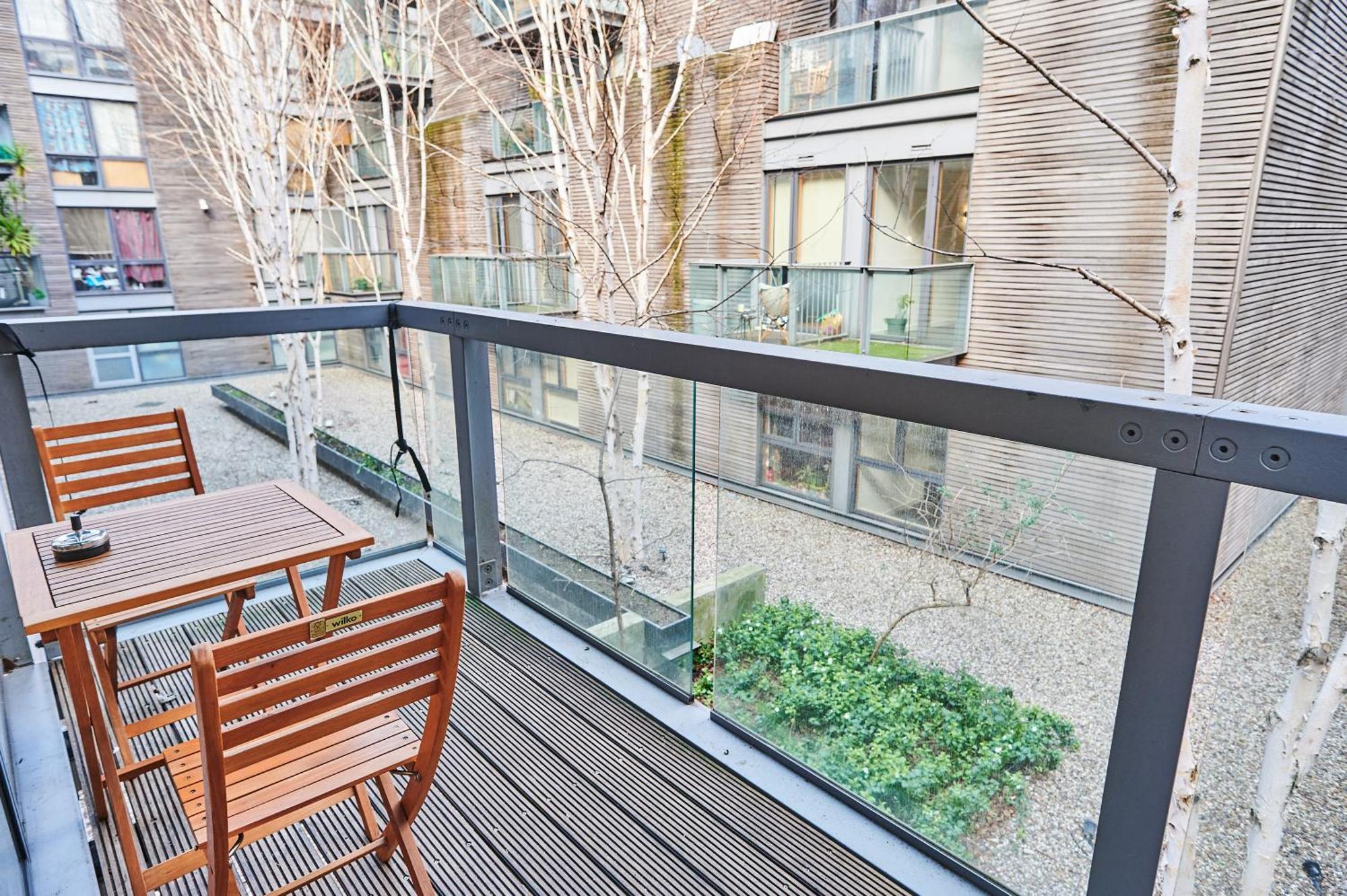 לונדון Bright 2 Bedroom Flat In Old Street With Balcony מראה חיצוני תמונה